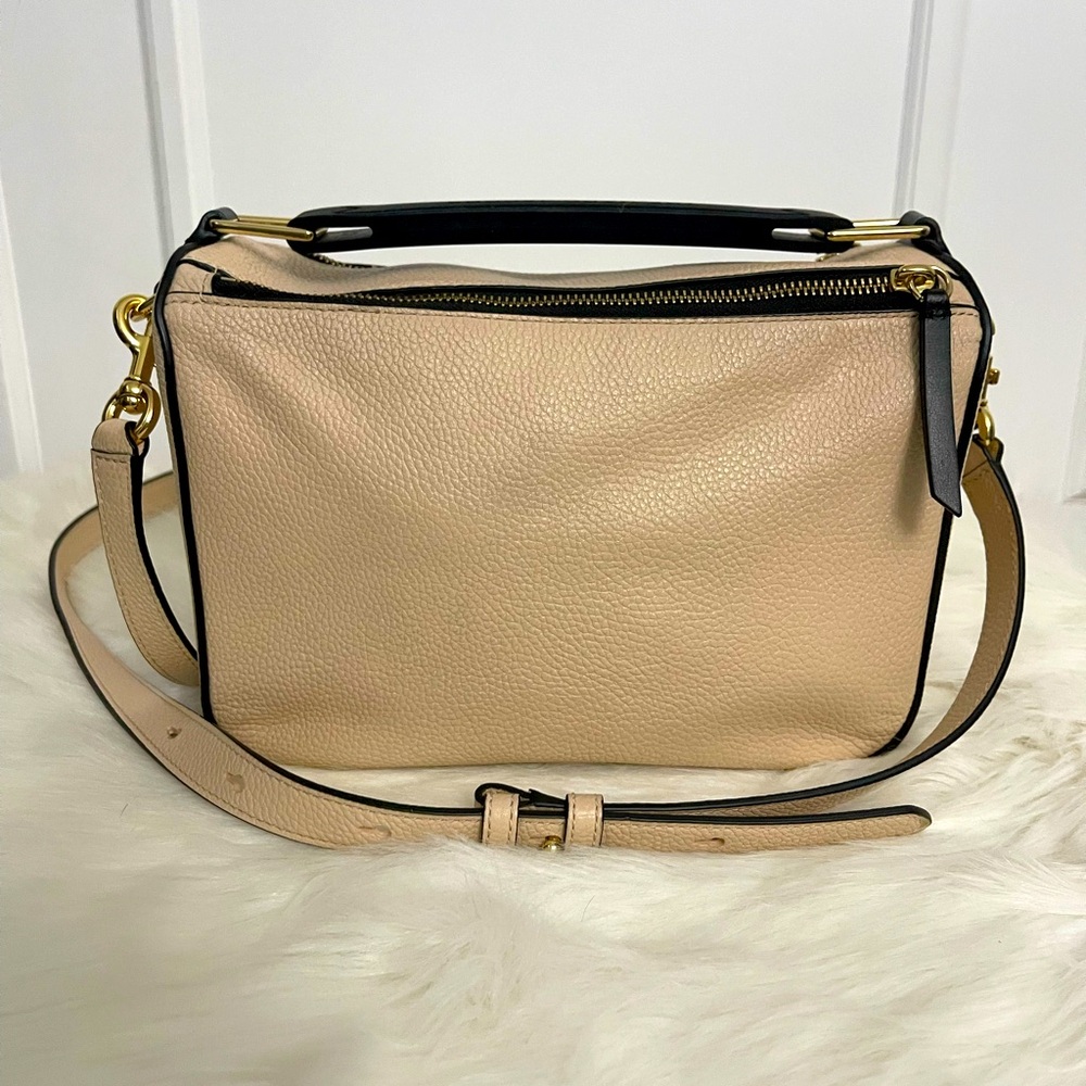 Marc Jacobs Tan Crossbody Bag with Gold Hardware - Picture 2 of 5